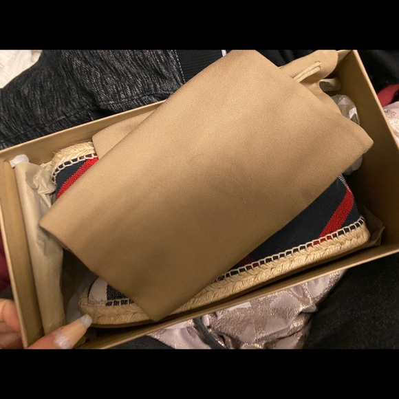 Burberry Espadrilles barely worn - Picture 7 of 7
